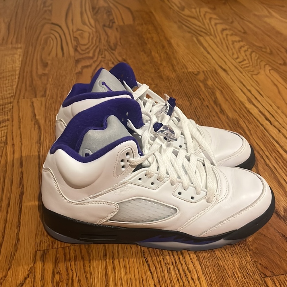 Air Jordan Girls White and Purple Sneakers Size 6.5 - Picture 3 of 6